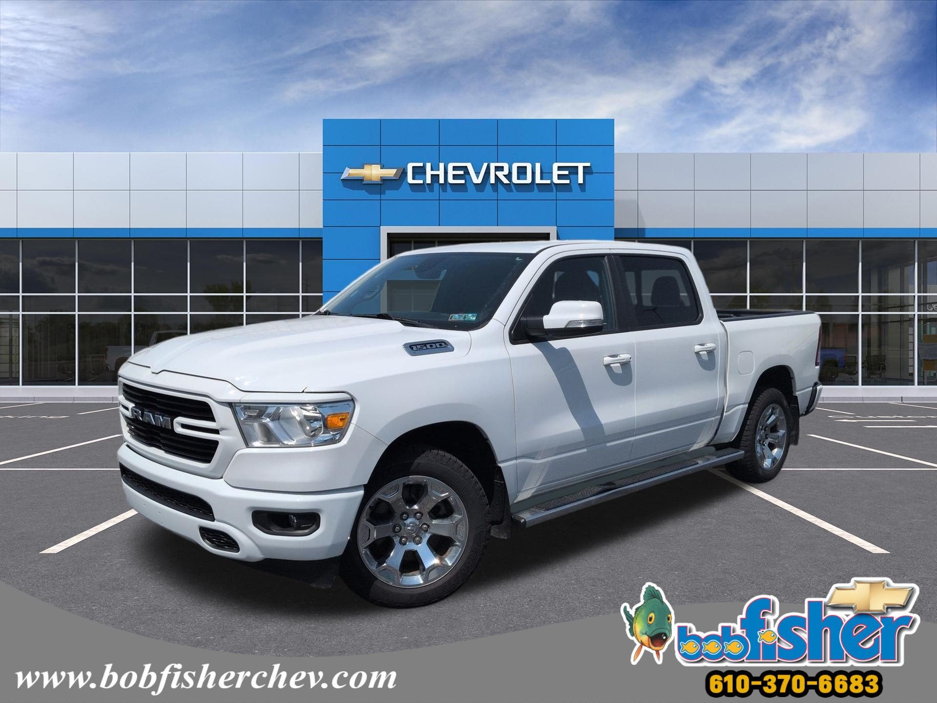 2020 RAM 1500 Big Horn Crew Cab 4x4 5'7" Box in White — front three-quarter view
