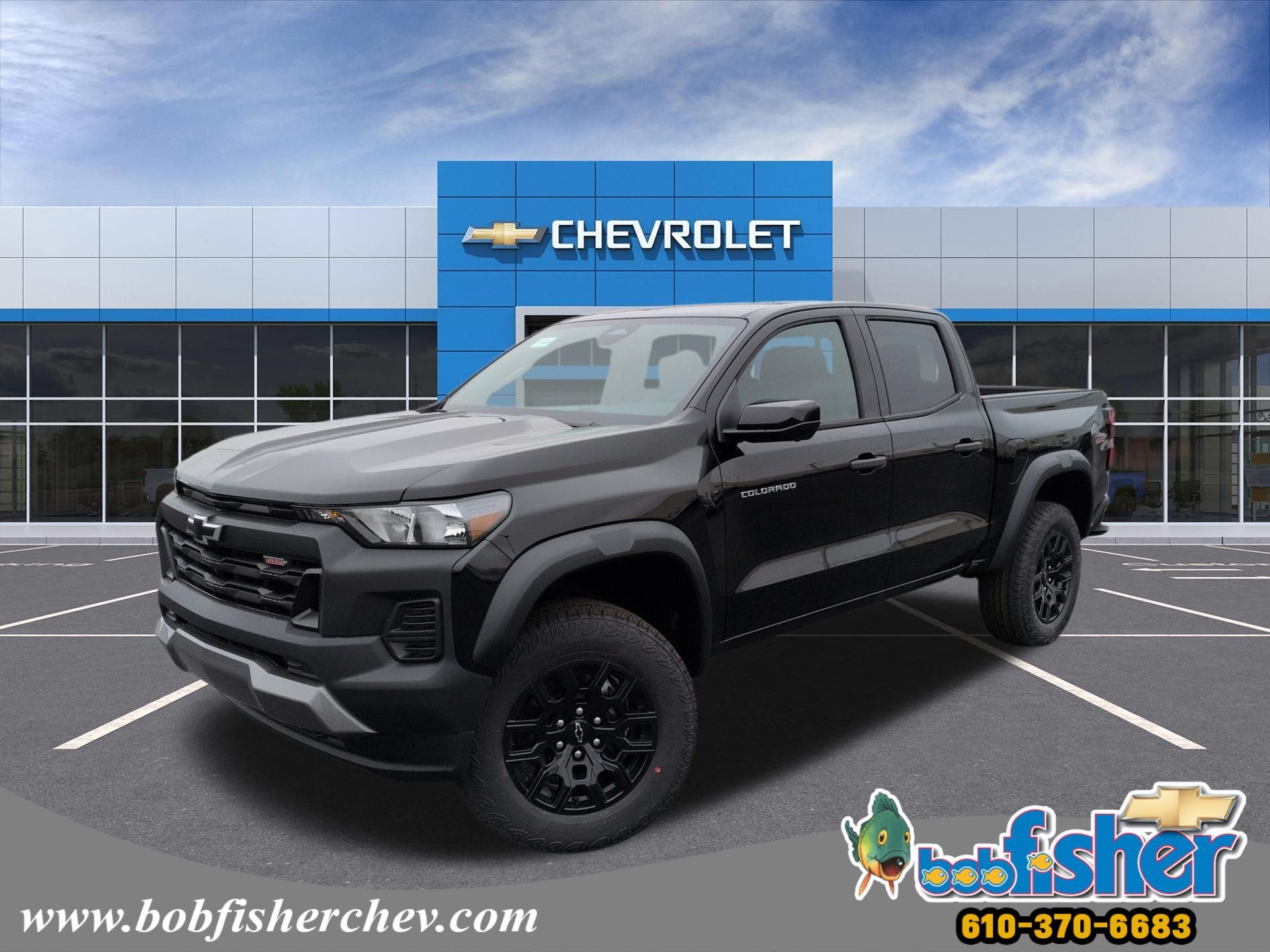 2026 Chevrolet Colorado Trail Boss Crew Cab Short Box 4WD in Black — front three-quarter view